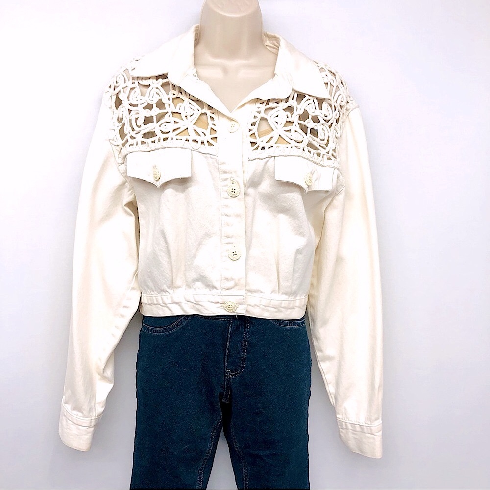 Cache 90s Large Loop Crochet Off White Denim Jacket